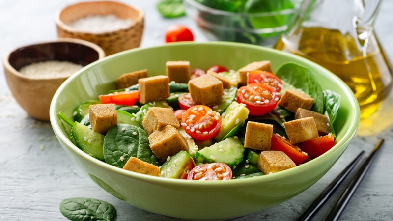 Món đậu phụ chiên rán có lượng lớn dầu mỡ ngấm vào sẽ không tốt cho quá trình giảm cân